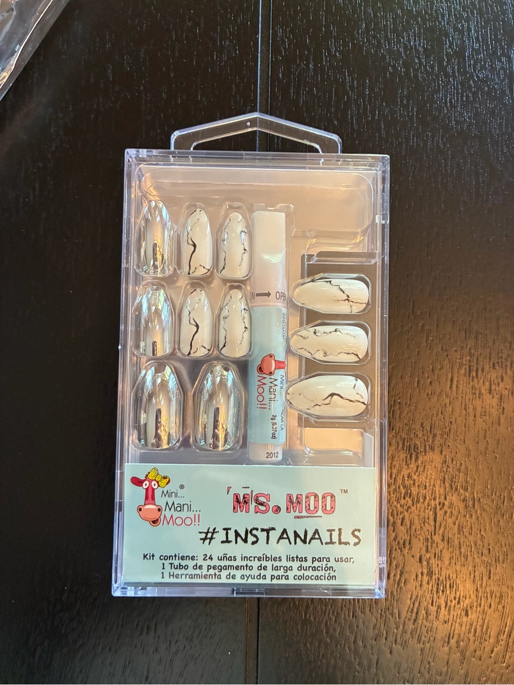 Mini Mani Moo MS. MOO #INSTANAILS Press-On Nails – Silver Chrome & White Marble